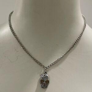 MINGA LONDON Skull Wearing a Flower Pendant Necklace Antique Silver Tone